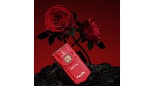 Fenix E03R V2.0 - Lanternă EDC - 500 Lumeni - 90 Metri - Limited Edition - Red Rose