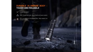Fenix TK05R - Lanternă Tactică - 1000 Lumeni - 450 Metri