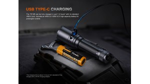 Fenix TK15R - Lanternă Tactică - 3200 Lumeni - 490 Metri